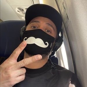 Meet your Posher, Carlos